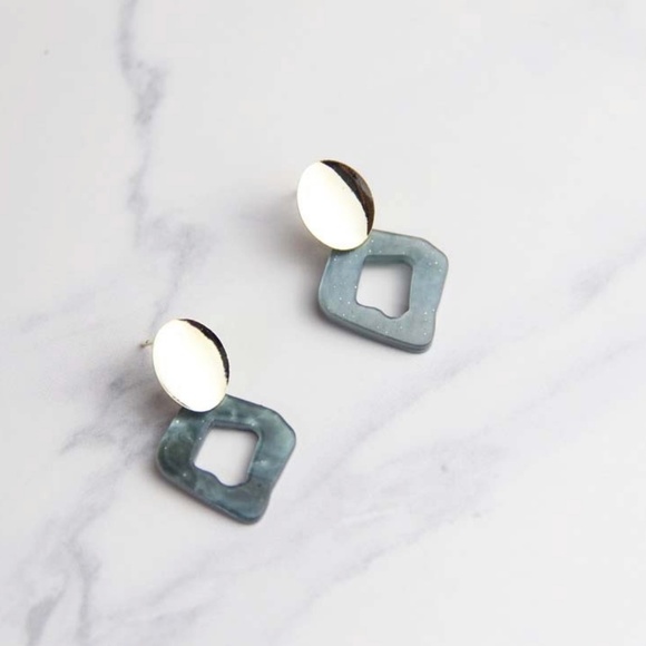 Geometric Metal Stud Earrings - Picture 1 of 4